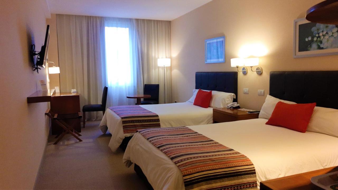 Howard Johnson Hotel Йерба-Буэна Экстерьер фото