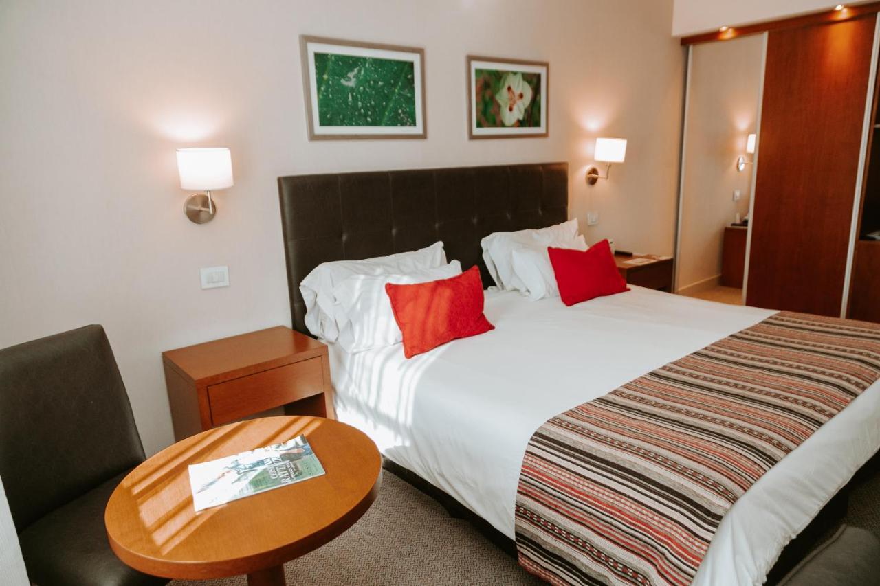 Howard Johnson Hotel Йерба-Буэна Экстерьер фото