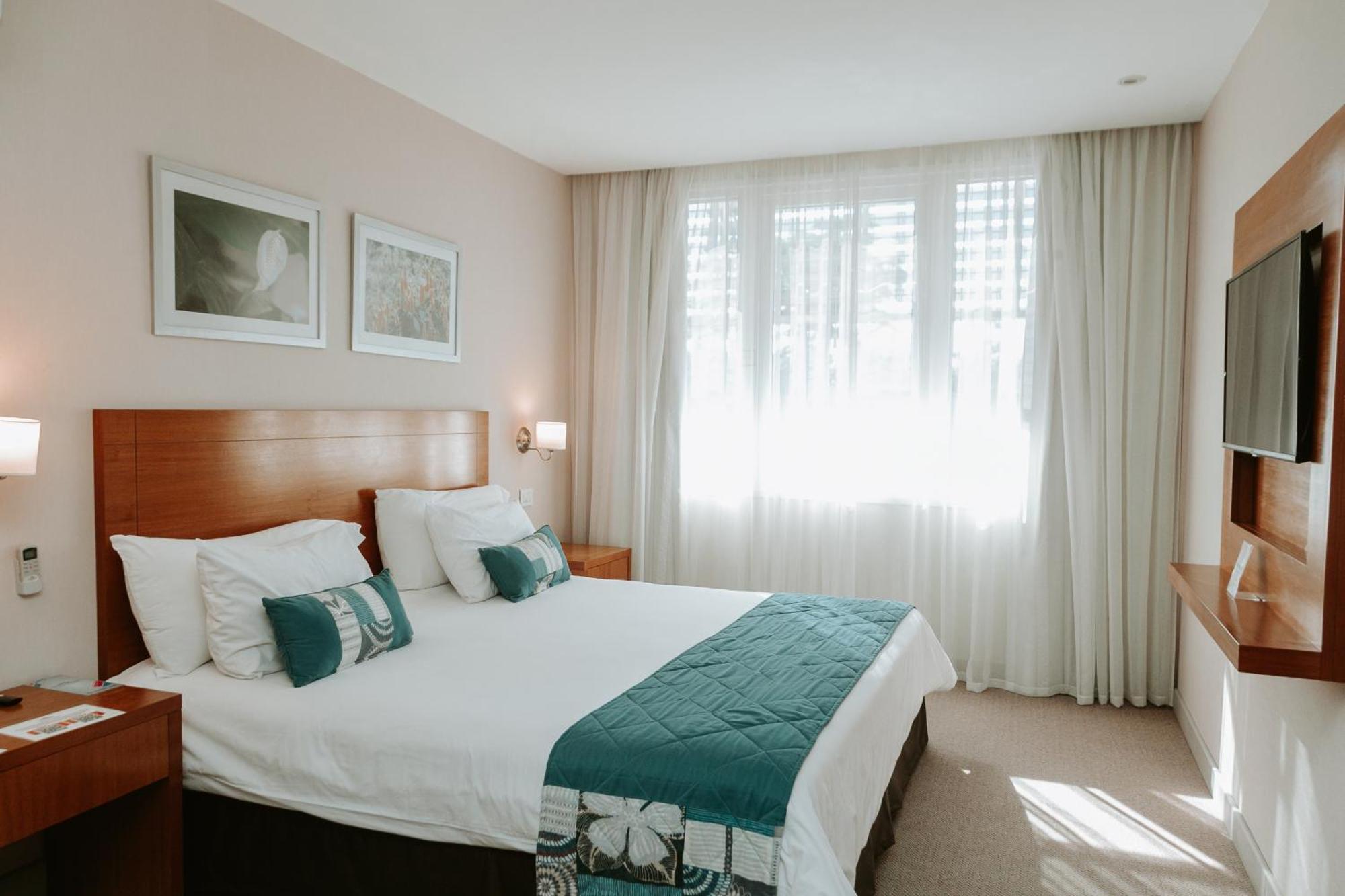 Howard Johnson Hotel Йерба-Буэна Экстерьер фото