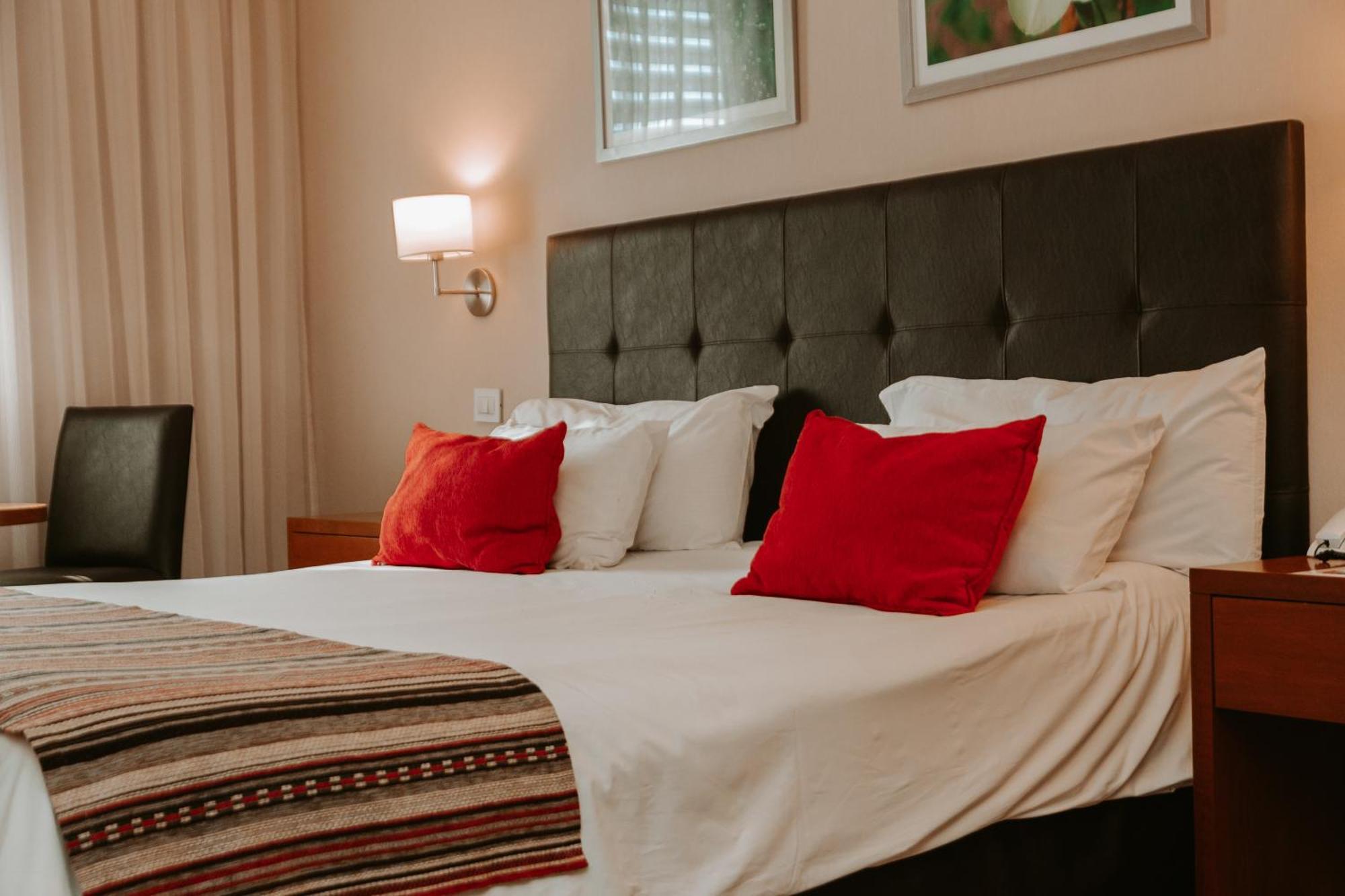 Howard Johnson Hotel Йерба-Буэна Экстерьер фото