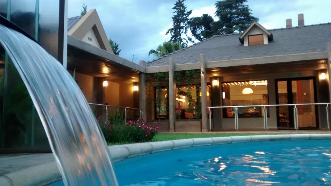 Howard Johnson Hotel Йерба-Буэна Экстерьер фото